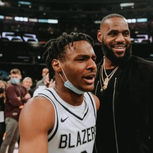 ayx-詹皇：和儿子同场竞技是终极目标 我对湖人有信心