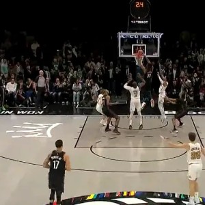 爱游戏-克拉克斯顿关键时刻两次补扣，篮网落后凯尔特人9分追进加时